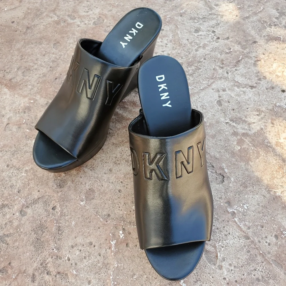 SUPER RARE 🖤 DKNY Raised Logo Black Wedge Mules 9 - Picture 7 of 9